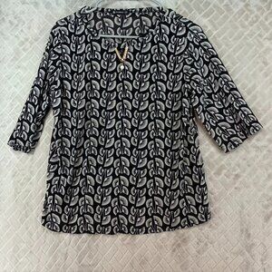 Fashion Blouse Womens M Black White Geometric Emblem Neckline Short Sleeve